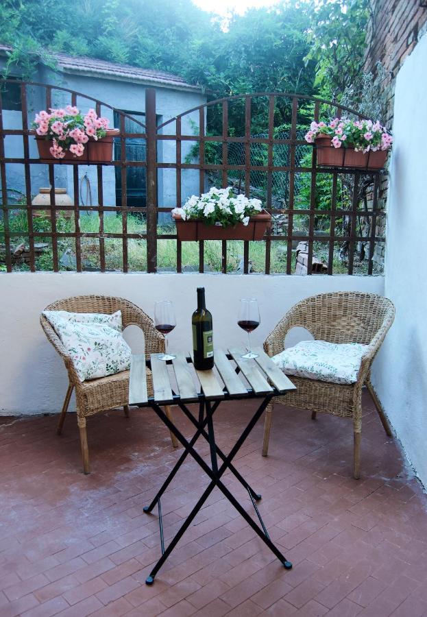 Casa Di Canfreo Lari Eksteriør bilde